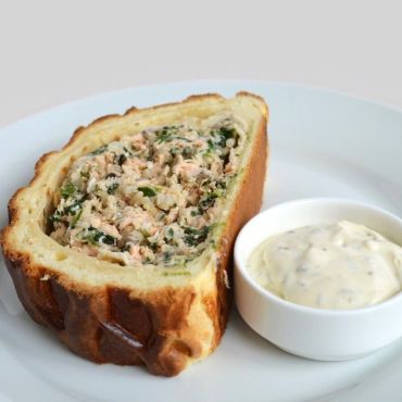 Coulibiac de Saumon Sauce Noilly
